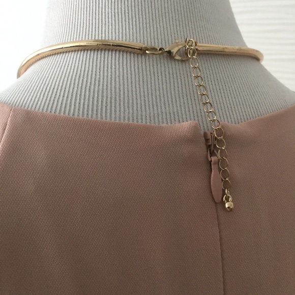 Kenneth Cole Blush Top With Gold Neck - Picture 6 of 7
